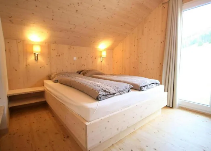 Heidi Und Peter Alpesi faház *