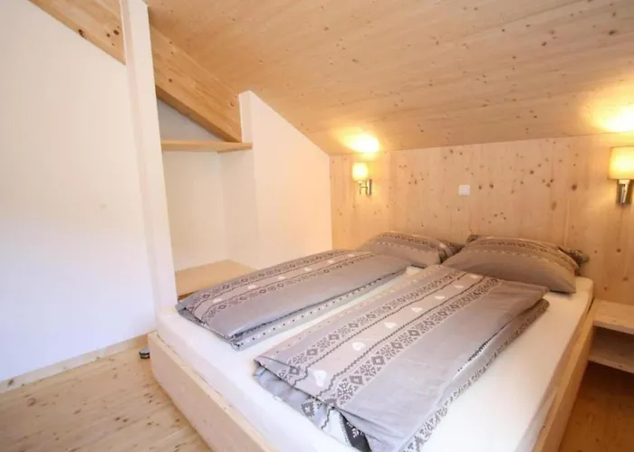 Heidi Und Peter Alpesi faház *